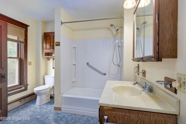 3712 Consaul Road, Niskayuna, NY 12304