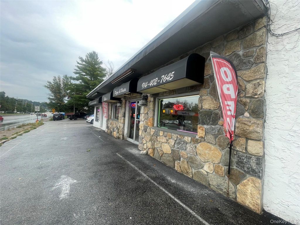 293 E Main ST, Mohegan Lake, NY 10567 — exterior
