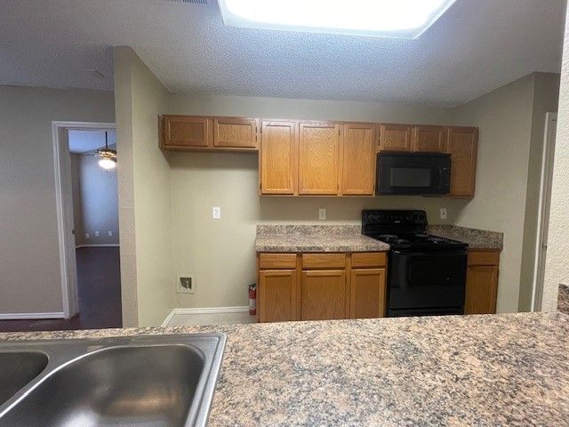 1226 W Hudgins Street, Grapevine, TX 76051