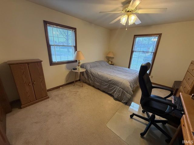 7733 Ridgemont Drive, Newburgh, IN 47630