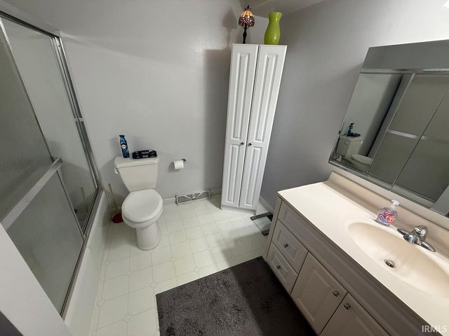 7733 Ridgemont Drive, Newburgh, IN 47630