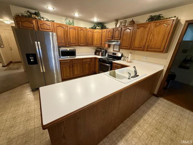 7733 Ridgemont Drive, Newburgh, IN 47630