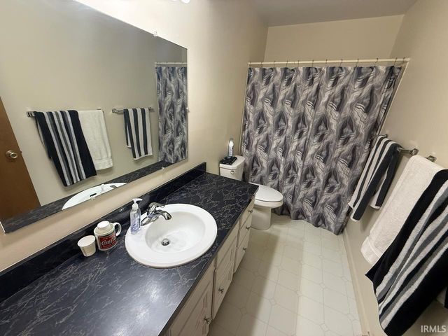 7733 Ridgemont Drive, Newburgh, IN 47630