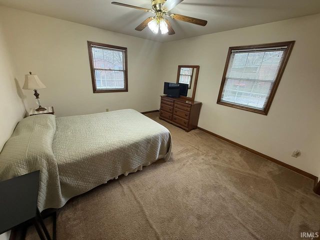 7733 Ridgemont Drive, Newburgh, IN 47630