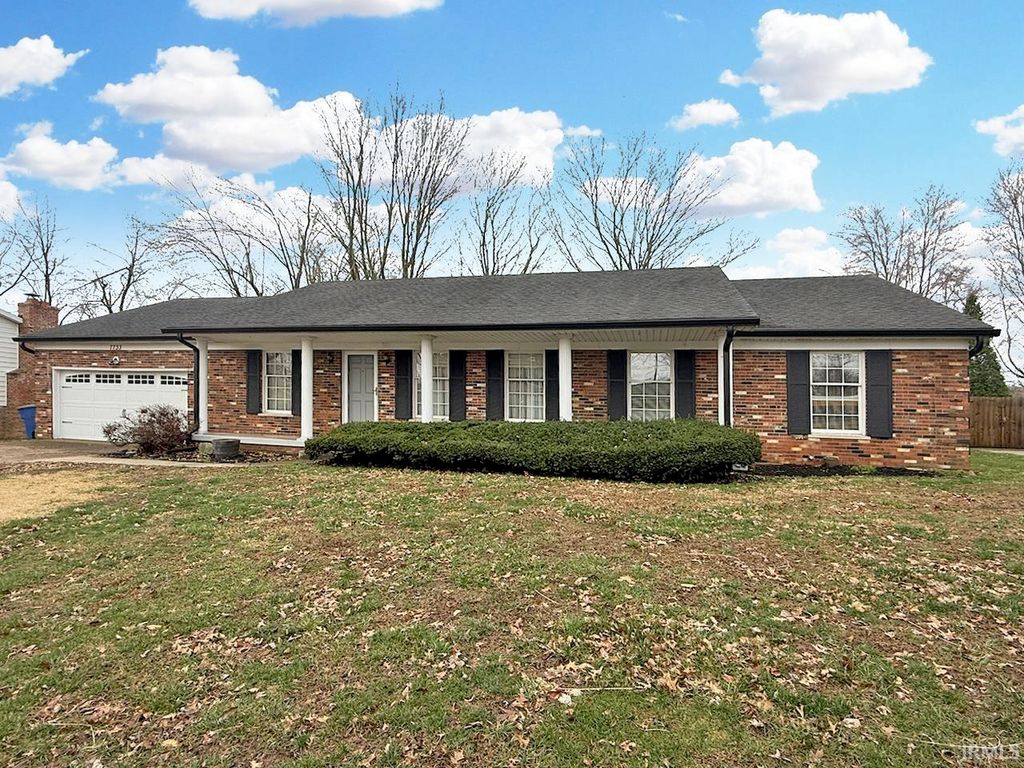 7733 Ridgemont Drive, Newburgh, IN 47630