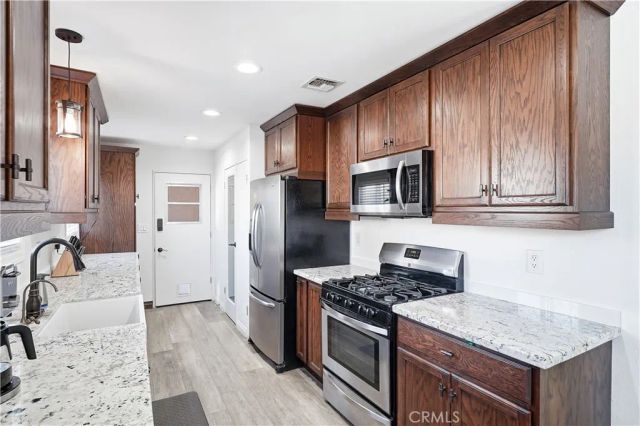 21005 Longworth, Lakewood, CA 90715