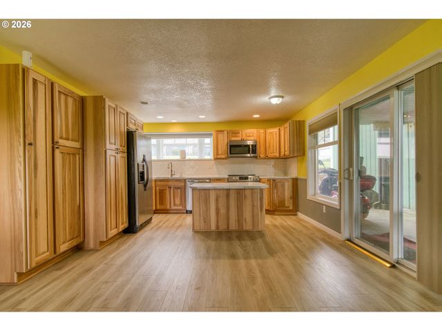 35432 SPENCE St, St Helens, OR 97051