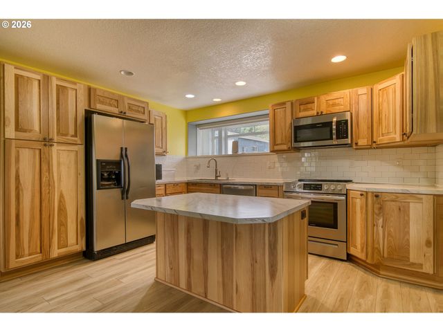 35432 SPENCE St, St Helens, OR 97051