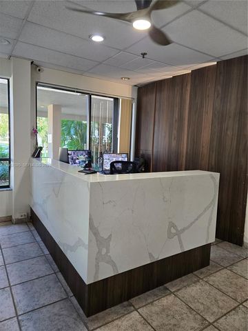 900 NE 195th St 709, Miami, FL 33179