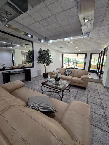 900 NE 195th St 709, Miami, FL 33179