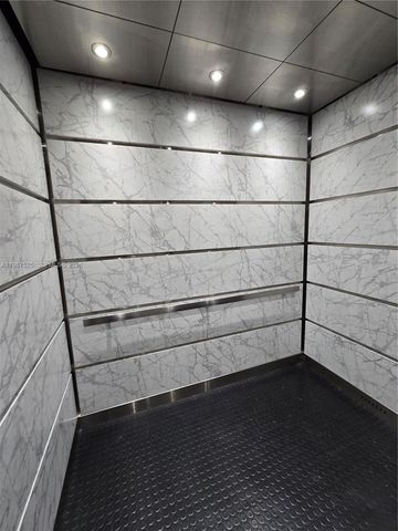 900 NE 195th St 709, Miami, FL 33179