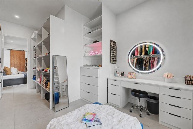 5913 SW Bloomsbury Road, Bentonville, AR 72713