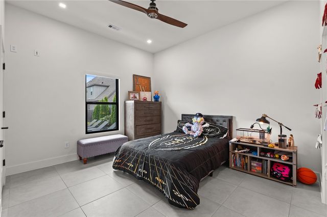 5913 SW Bloomsbury Road, Bentonville, AR 72713
