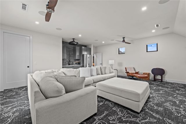 5913 SW Bloomsbury Road, Bentonville, AR 72713