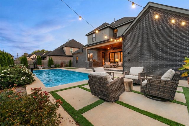 5913 SW Bloomsbury Road, Bentonville, AR 72713