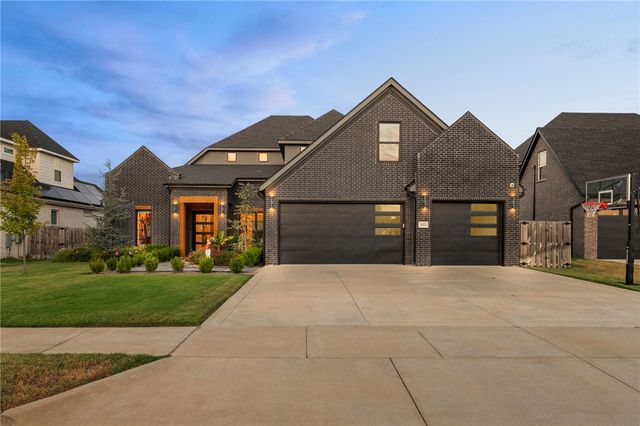5913 SW Bloomsbury Road, Bentonville, AR 72713