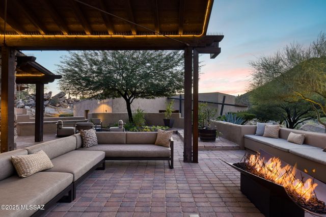 13781 N Old Ranch House Road, Marana, AZ 85658