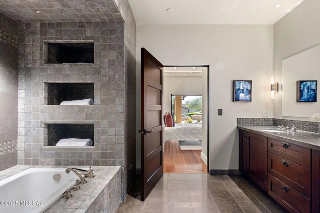 13781 N Old Ranch House Road, Marana, AZ 85658