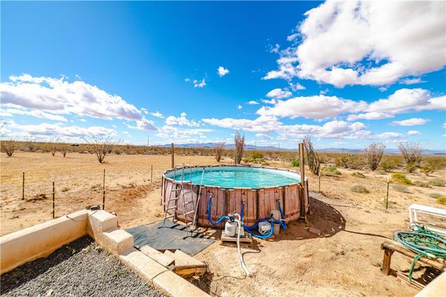 2120 W Billionaire Lane, Yucca, AZ 86438