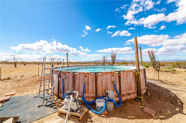 2120 W Billionaire Lane, Yucca, AZ 86438