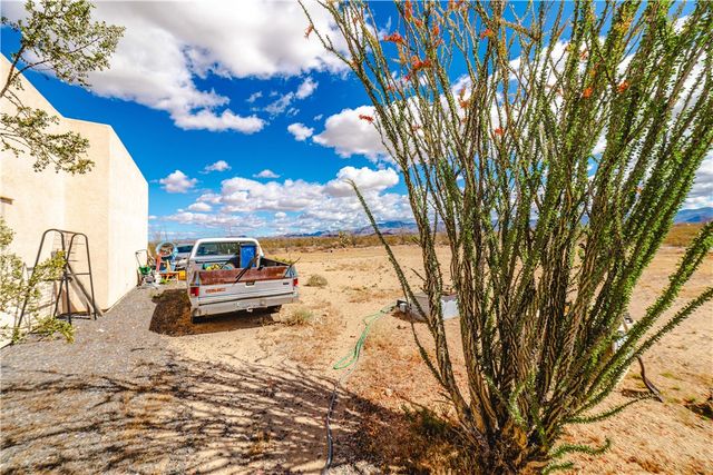 2120 W Billionaire Lane, Yucca, AZ 86438