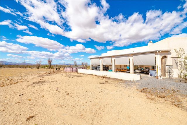 2120 W Billionaire Lane, Yucca, AZ 86438