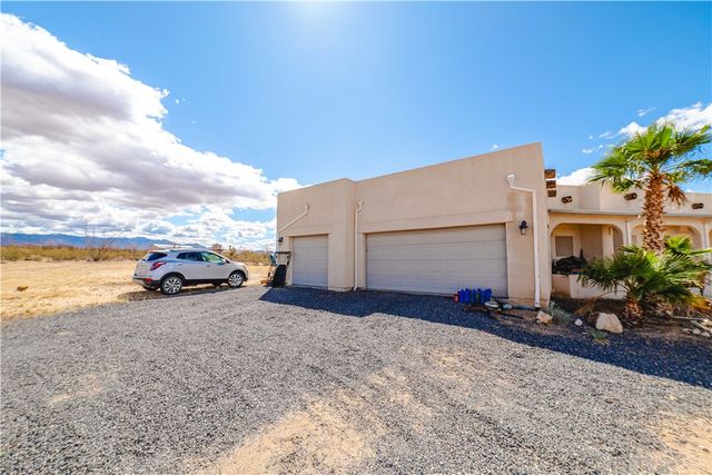 2120 W Billionaire Lane, Yucca, AZ 86438