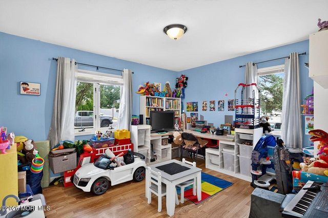 56 Rhode Island Drive, Jackson, NJ 08527