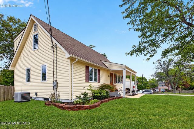 56 Rhode Island Drive, Jackson, NJ 08527