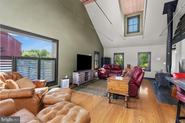 13 ROPE WALK RD, Upper Black Eddy, PA 18972