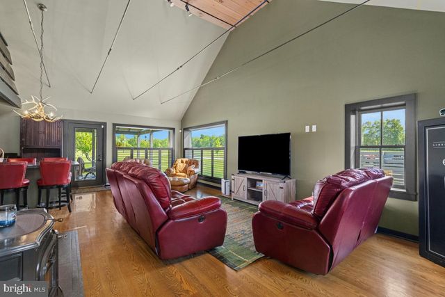 13 ROPE WALK RD, Upper Black Eddy, PA 18972