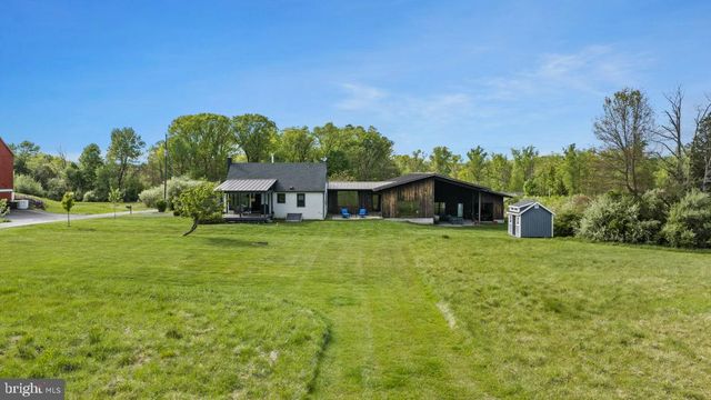 13 ROPE WALK RD, Upper Black Eddy, PA 18972