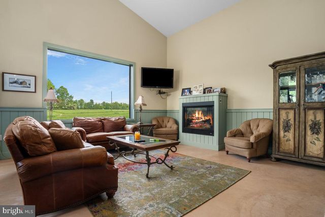 13 ROPE WALK RD, Upper Black Eddy, PA 18972
