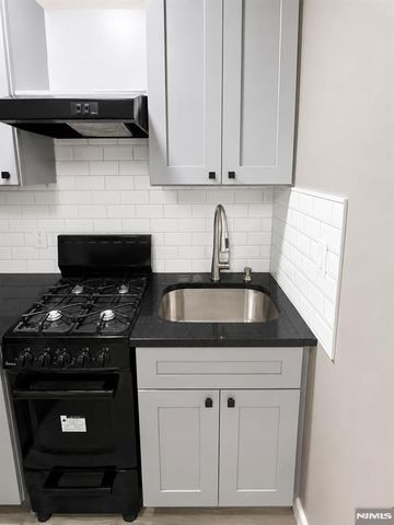 2160 Center Avenue 1J, Fort Lee, NJ 07024