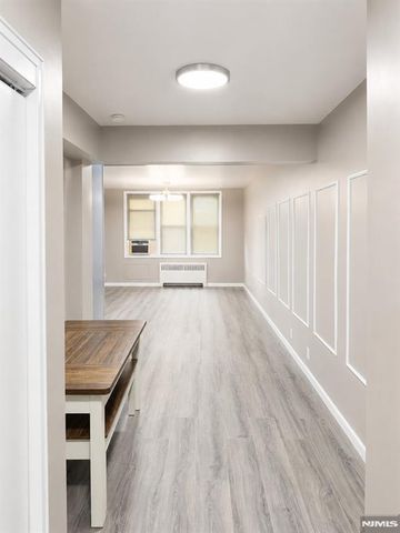 2160 Center Avenue 1J, Fort Lee, NJ 07024