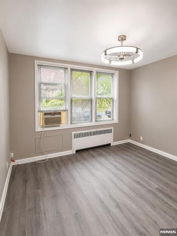 2160 Center Avenue 1J, Fort Lee, NJ 07024