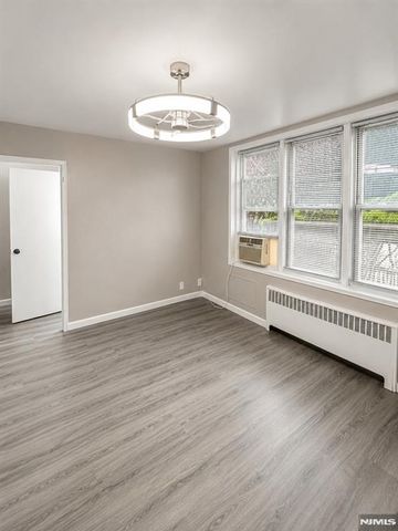 2160 Center Avenue 1J, Fort Lee, NJ 07024