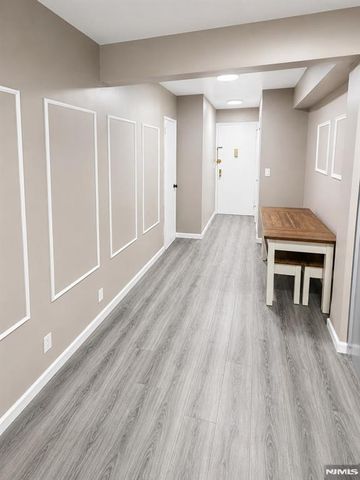 2160 Center Avenue 1J, Fort Lee, NJ 07024