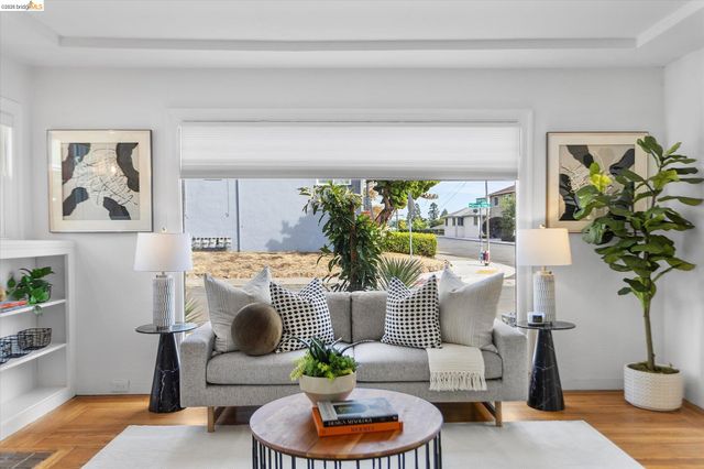 2739 Grande Vista Ave, Oakland, CA 94601