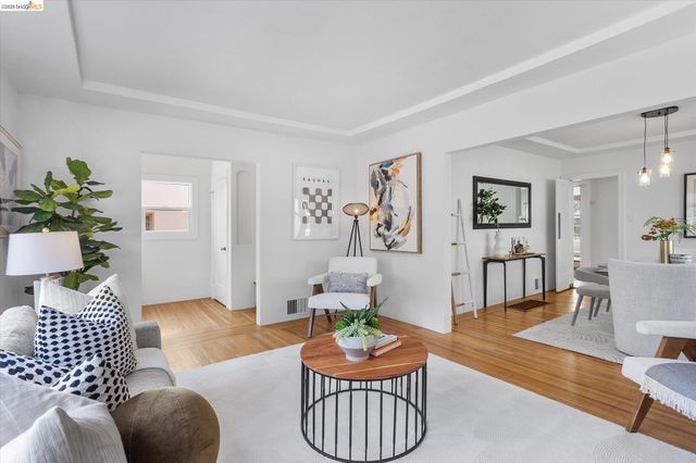 2739 Grande Vista Ave, Oakland, CA 94601