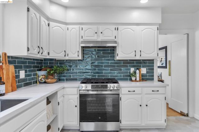 2739 Grande Vista Ave, Oakland, CA 94601