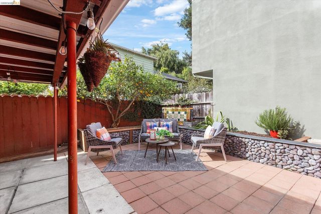 2739 Grande Vista Ave, Oakland, CA 94601