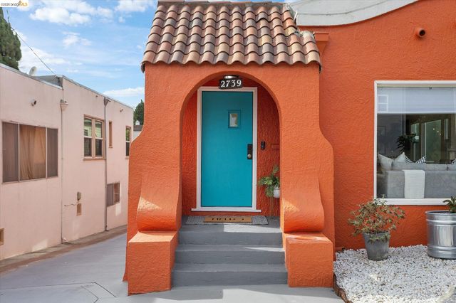 2739 Grande Vista Ave, Oakland, CA 94601