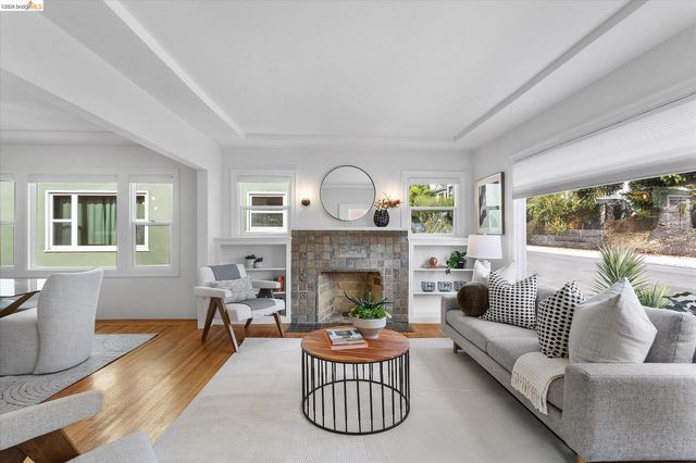 2739 Grande Vista Ave, Oakland, CA 94601