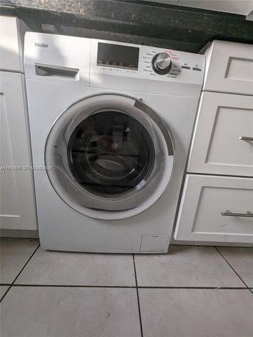 8810 Fontainebleau Blvd 201, Miami, FL 33172