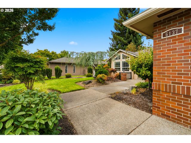 6137 HOGAN Dr, Keizer, OR 97303