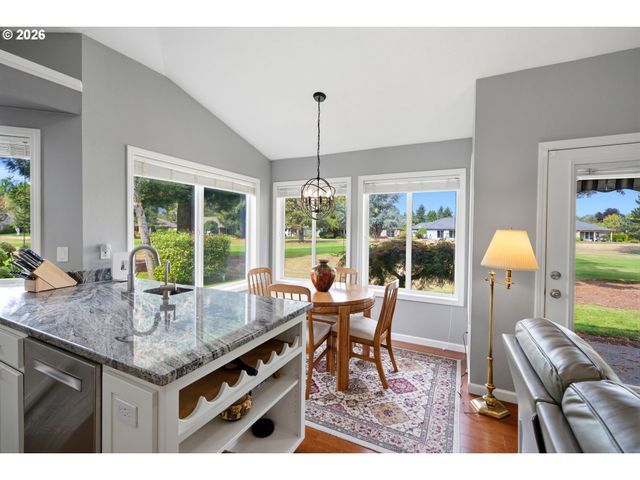 6137 HOGAN Dr, Keizer, OR 97303