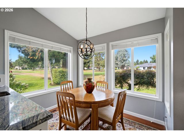 6137 HOGAN Dr, Keizer, OR 97303