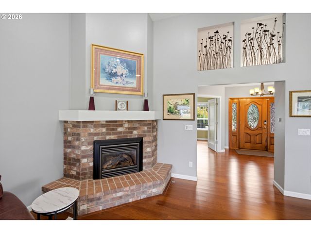6137 HOGAN Dr, Keizer, OR 97303