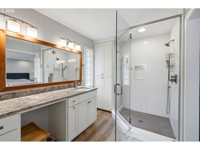 6137 HOGAN Dr, Keizer, OR 97303
